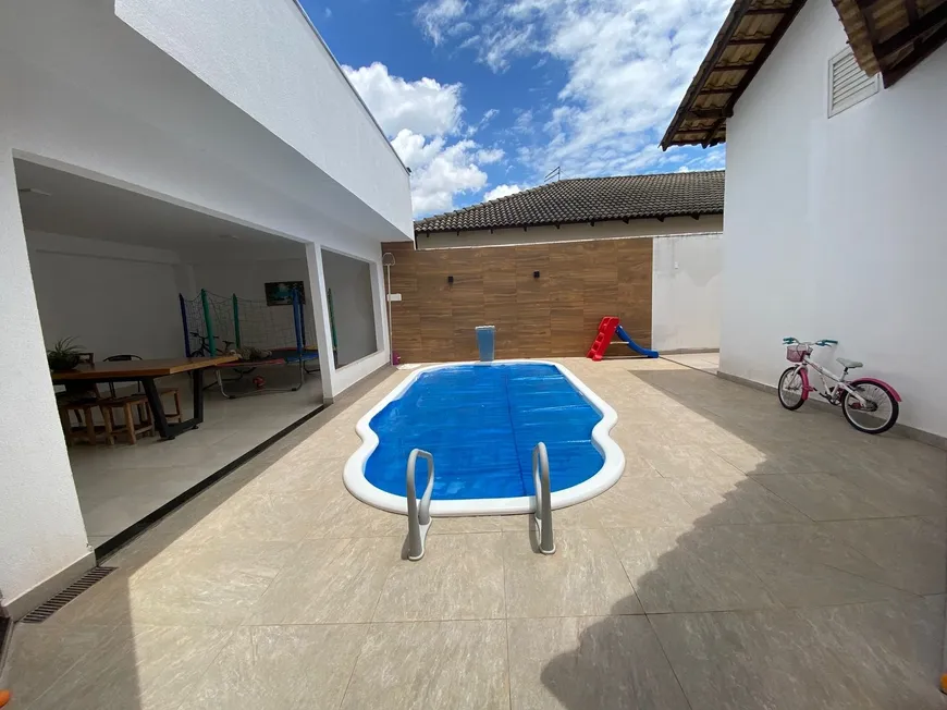 Foto 1 de Casa com 3 Quartos à venda, 270m² em Jardim Karaíba, Uberlândia