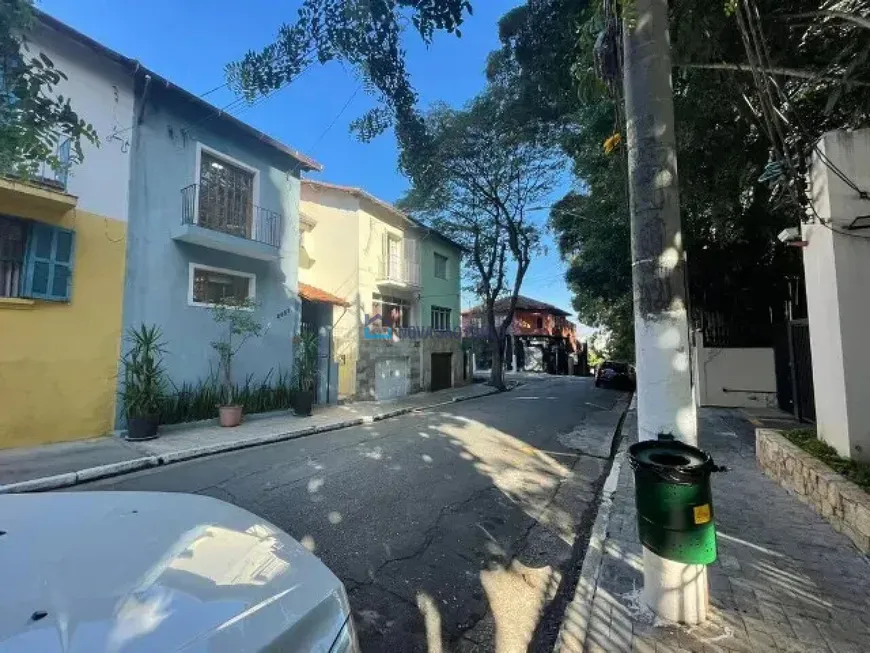 Foto 1 de Sobrado com 2 Quartos à venda, 110m² em Alto de Pinheiros, São Paulo