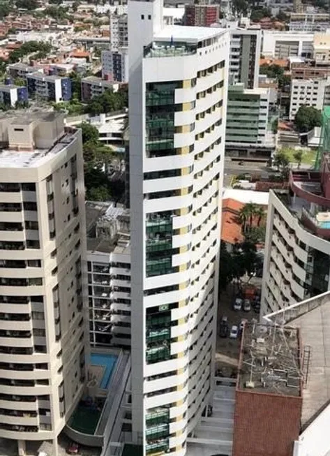 Foto 1 de Apartamento com 4 Quartos para venda ou aluguel, 155m² em Boa Viagem, Recife