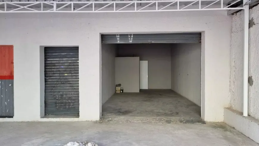Foto 1 de Ponto Comercial para alugar, 30m² em Novo Mundo, Curitiba