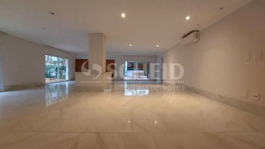 Foto 1 de Casa com 4 Quartos para alugar, 238m² em Santo Amaro, São Paulo