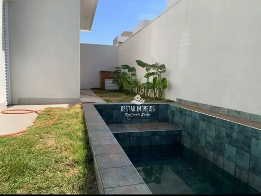 Foto 1 de Casa de Condomínio com 4 Quartos à venda, 202m² em Novo Mundo, Uberlândia