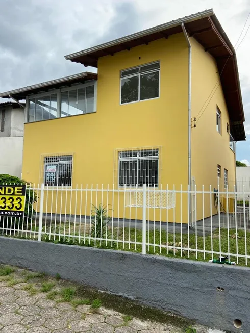 Foto 1 de Casa com 4 Quartos à venda, 240m² em Ponta de Baixo, São José