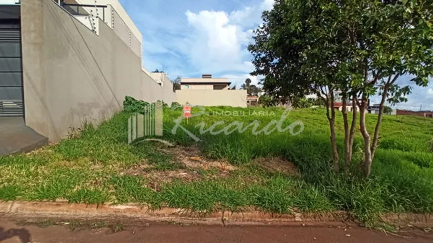 Foto 1 de Lote/Terreno à venda, 335m² em Jardim Imperial, Arapongas