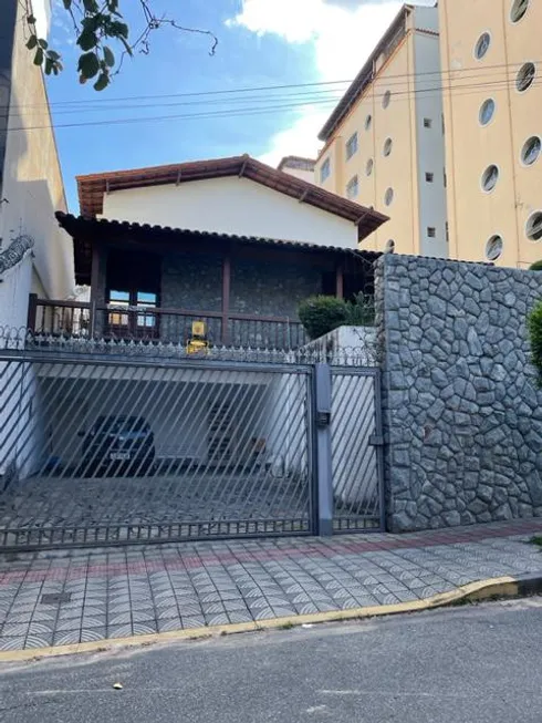 Foto 1 de Casa com 3 Quartos à venda, 247m² em Anchieta, Belo Horizonte