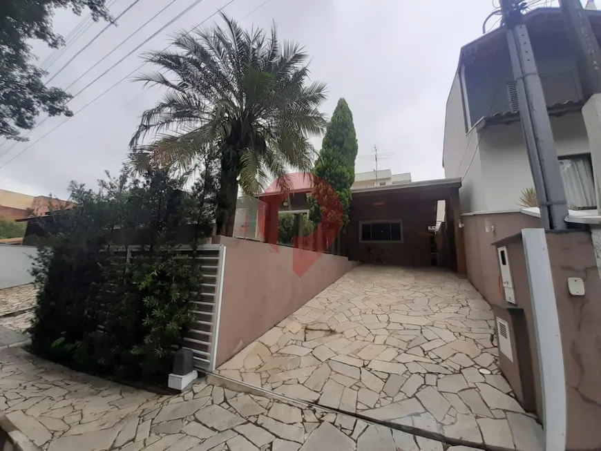 Foto 1 de Casa com 2 Quartos à venda, 108m² em Lenheiro, Valinhos