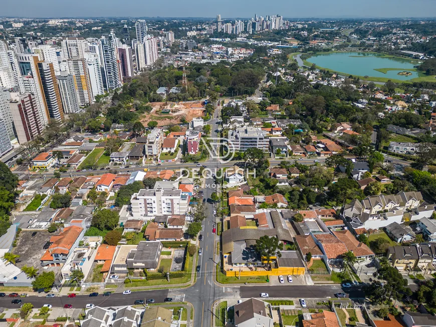 Foto 1 de Lote/Terreno à venda, 832m² em Champagnat, Curitiba