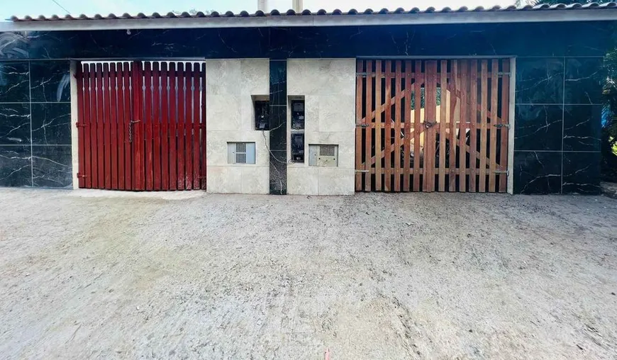 Foto 1 de Casa com 2 Quartos à venda, 72m² em Centro, Mongaguá
