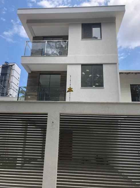 Foto 1 de Casa com 3 Quartos à venda, 208m² em Itapoã, Belo Horizonte