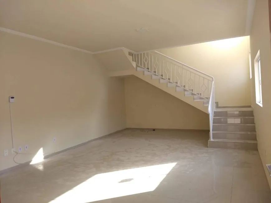 Foto 1 de Casa com 3 Quartos à venda, 150m² em Loteamento Jardim Imperial, Pindamonhangaba