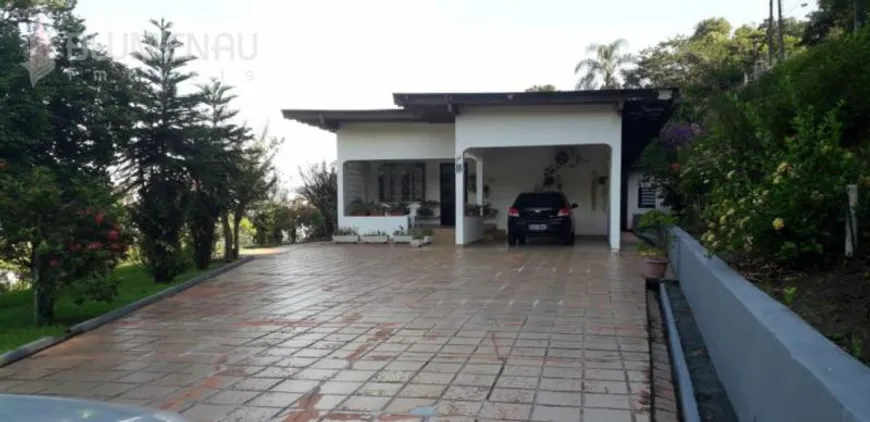 Foto 1 de Casa com 4 Quartos à venda, 226m² em Garcia, Blumenau