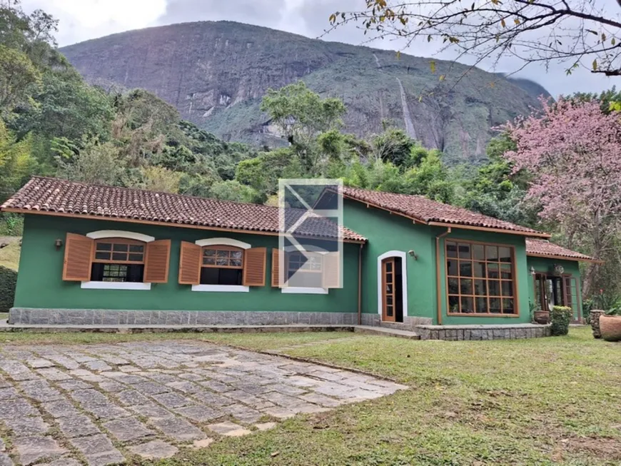 Foto 1 de Casa com 3 Quartos à venda, 2800m² em Araras, Petrópolis