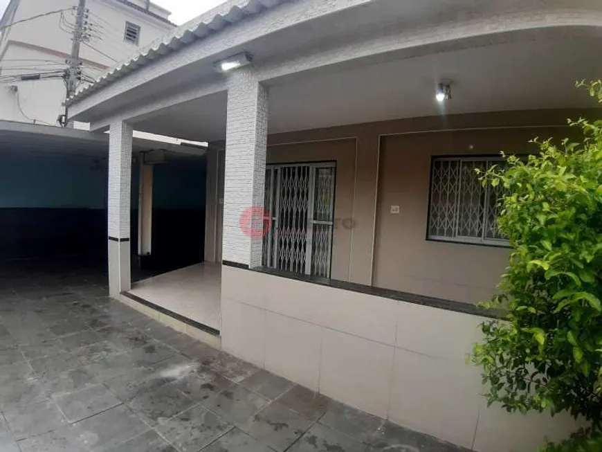 Foto 1 de Casa com 2 Quartos para alugar, 90m² em Vicente de Carvalho, Rio de Janeiro