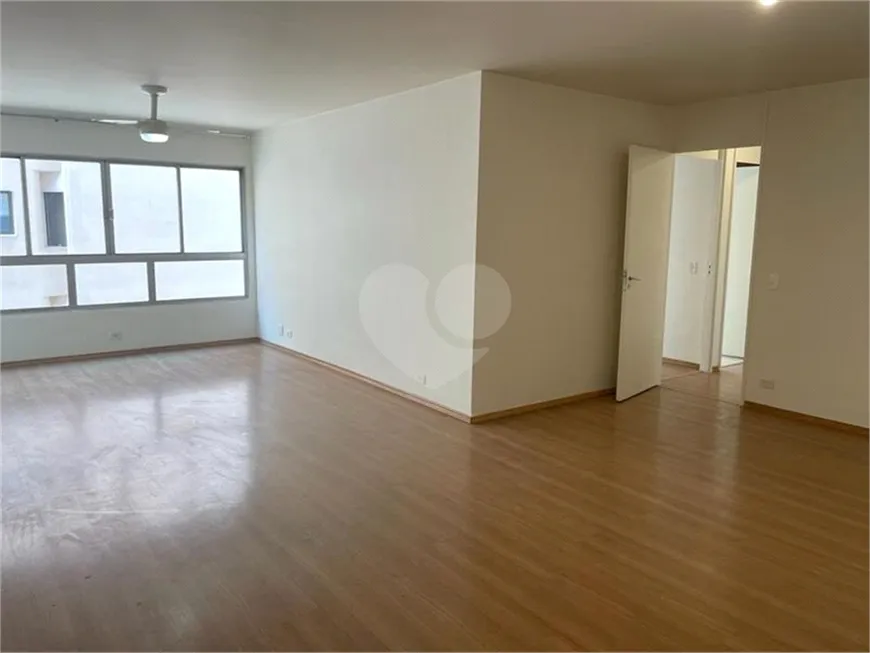 Foto 1 de Apartamento com 3 Quartos à venda, 127m² em Jardim América, São Paulo