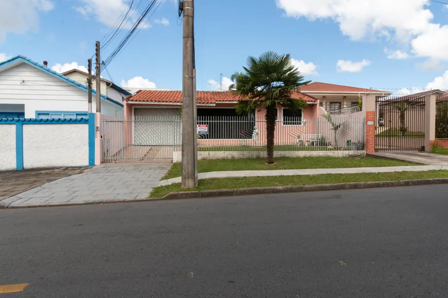 Foto 1 de Casa com 3 Quartos à venda, 378m² em Uberaba, Curitiba