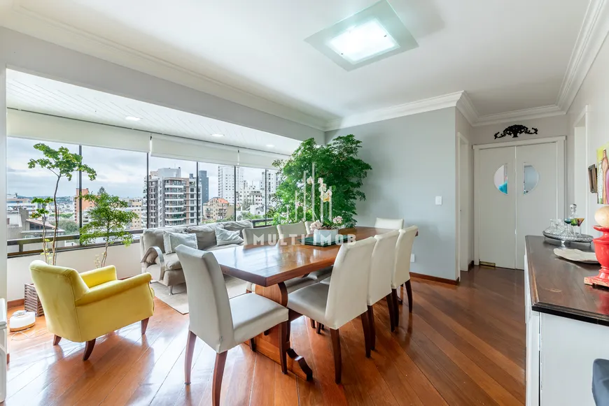 Foto 1 de Apartamento com 3 Quartos à venda, 201m² em Petrópolis, Porto Alegre