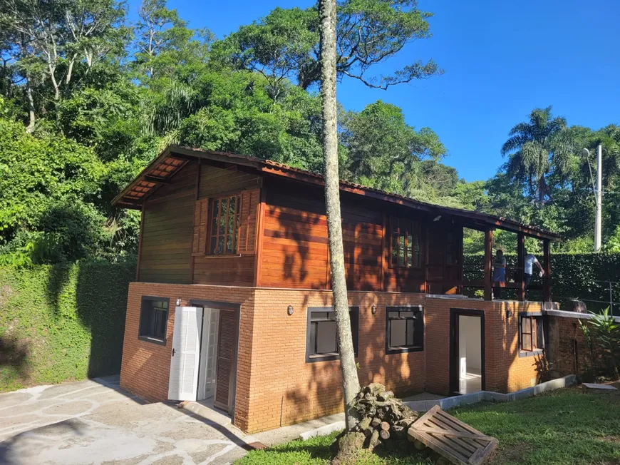 Foto 1 de Casa com 2 Quartos à venda, 136m² em Parque Petrópolis, Mairiporã