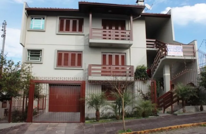 Foto 1 de Casa com 6 Quartos à venda, 500m² em Universitário, Caxias do Sul