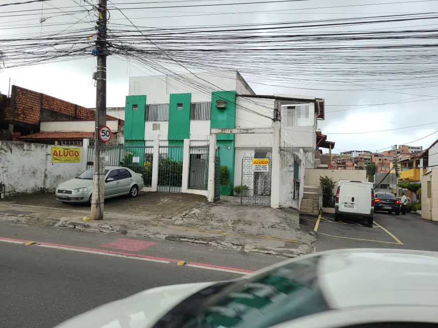 Foto 1 de Ponto Comercial com 9 Quartos para alugar, 192m² em Itapuã, Salvador