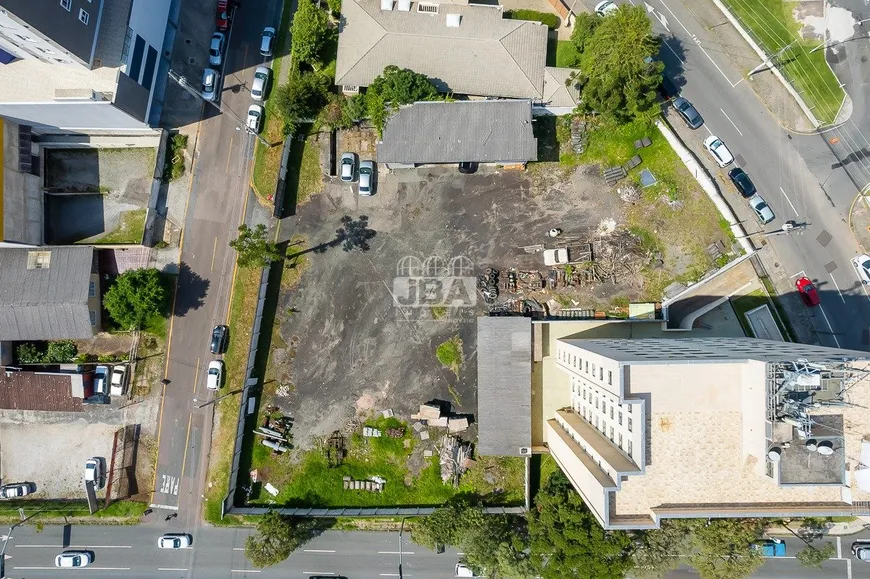 Foto 1 de Lote/Terreno à venda, 2022m² em Santa Cândida, Curitiba