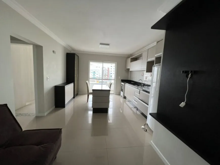 Foto 1 de Apartamento com 1 Quarto para alugar, 51m² em Nacoes, Balneário Camboriú
