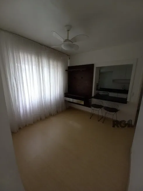 Foto 1 de Apartamento com 2 Quartos à venda, 44m² em Camaquã, Porto Alegre