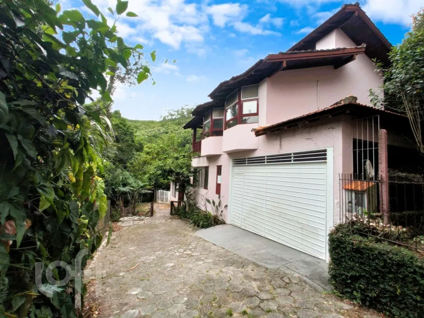 Foto 1 de Casa com 5 Quartos à venda, 237m² em Cacupé, Florianópolis