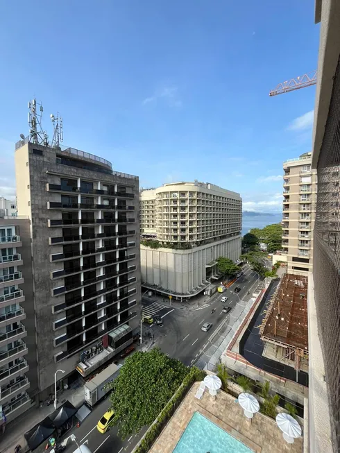 Foto 1 de Apartamento com 2 Quartos para alugar, 85m² em Arpoador, Rio de Janeiro