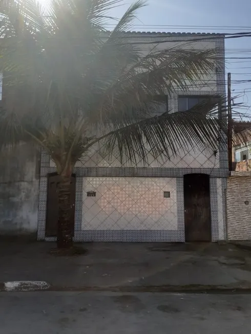 Foto 1 de Sobrado com 4 Quartos à venda, 80m² em Centro, Mongaguá
