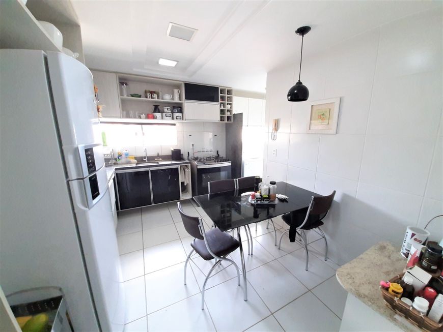 Apartamento na Rua Jaguarari, 0, Candelária em Natal, por R 620.000