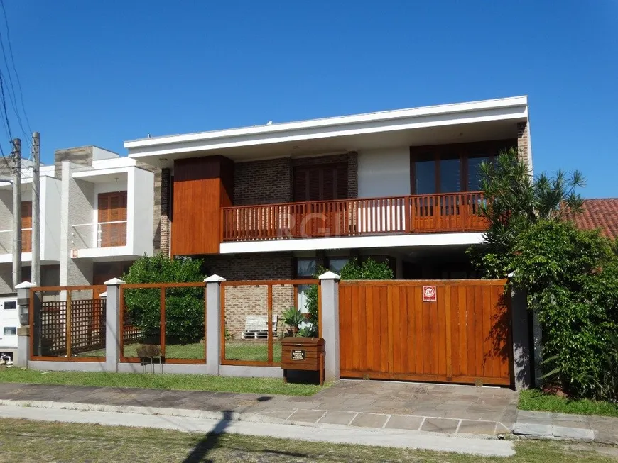 Foto 1 de Casa com 4 Quartos à venda, 275m² em Capao Novo, Capão da Canoa