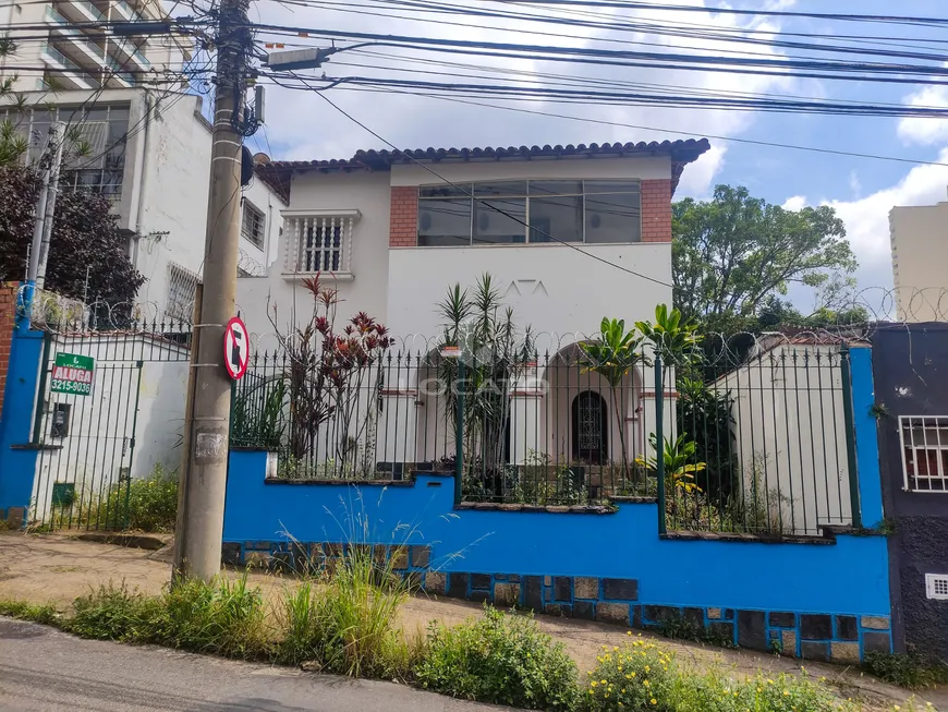 Foto 1 de Casa com 4 Quartos para alugar, 214m² em Passos, Juiz de Fora