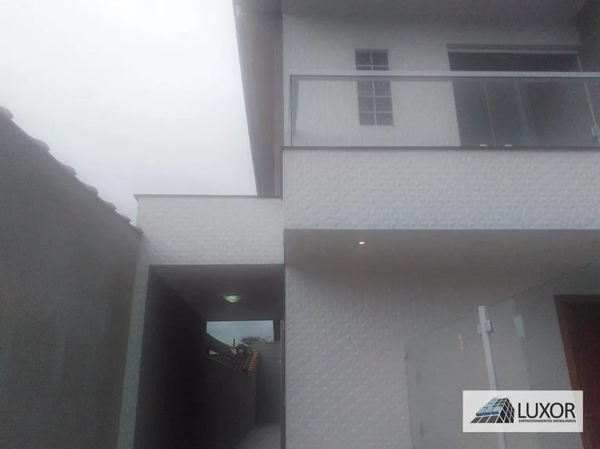 Foto 1 de Casa com 2 Quartos à venda, 85m² em Bom Retiro, Santos