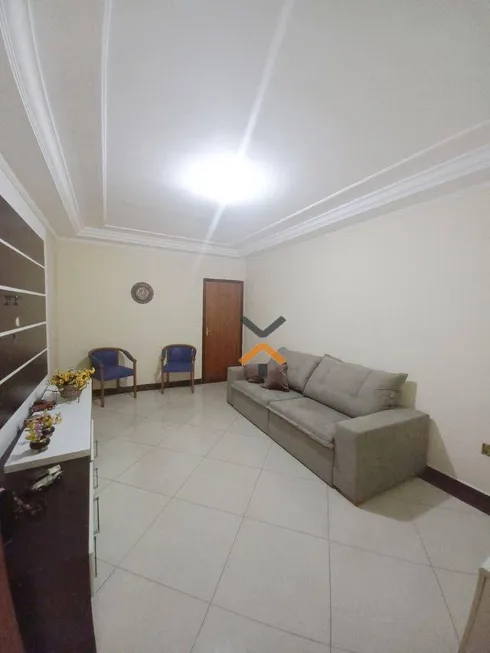 Foto 1 de Sobrado com 3 Quartos à venda, 225m² em Vila Curuçá, Santo André