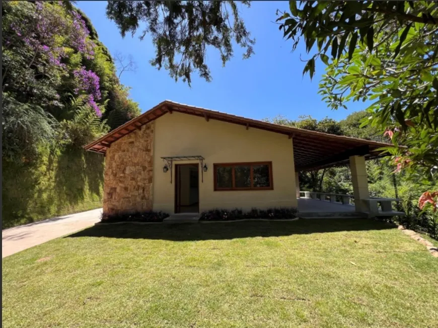 Foto 1 de Casa com 3 Quartos à venda, 170m² em Itaipava, Petrópolis