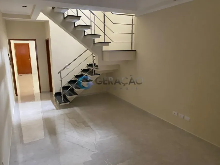 Foto 1 de Sobrado com 3 Quartos à venda, 160m² em Jardim das Indústrias, São José dos Campos