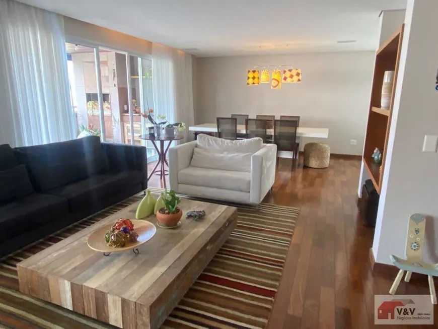 Foto 1 de Apartamento com 3 Quartos à venda, 200m² em Moema, São Paulo