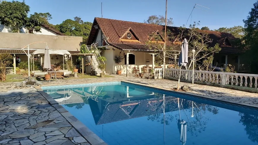 Foto 1 de Fazenda/Sítio com 8 Quartos à venda, 21000m² em Centro, Juquitiba