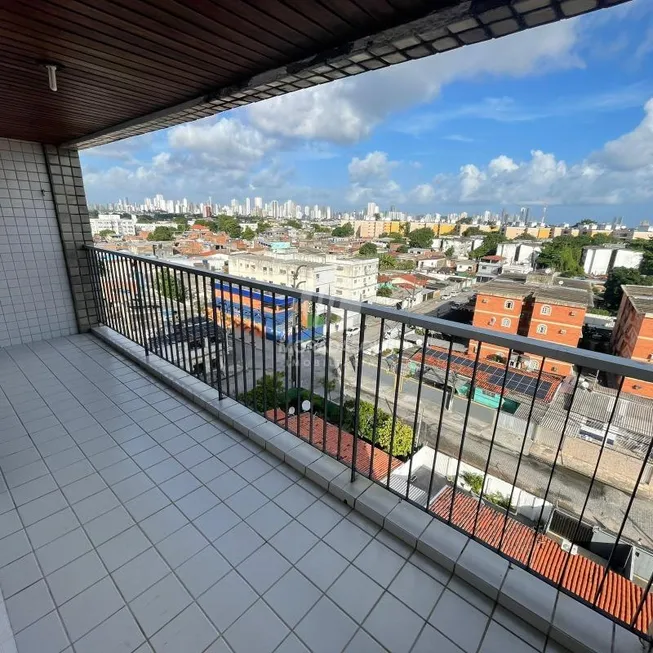 Foto 1 de Cobertura com 4 Quartos à venda, 218m² em Cordeiro, Recife
