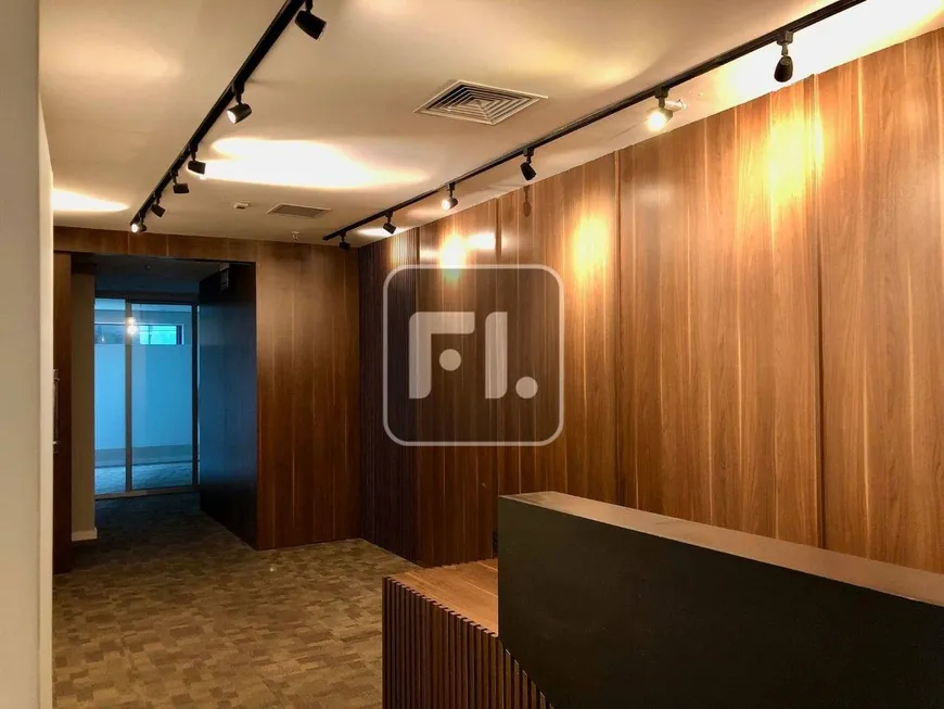 Foto 1 de Sala Comercial para alugar, 225m² em Vila Gertrudes, São Paulo