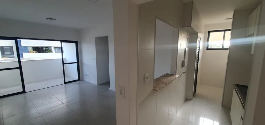 Foto 1 de Apartamento com 3 Quartos para alugar, 77m² em Pitangueiras, Lauro de Freitas