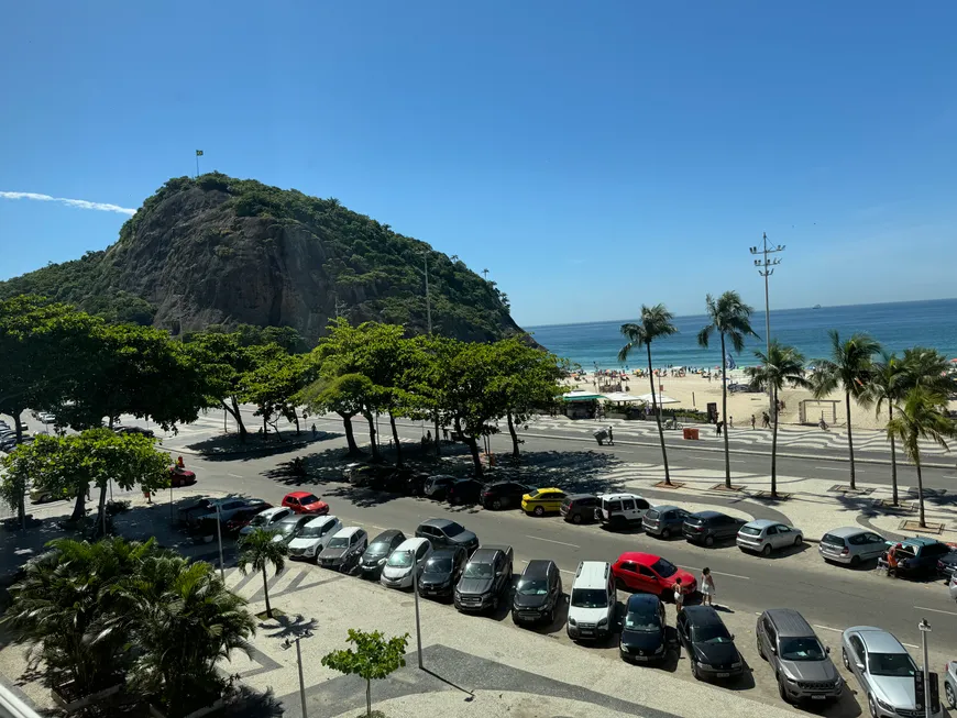 Foto 1 de Apartamento com 3 Quartos à venda, 151m² em Leme, Rio de Janeiro