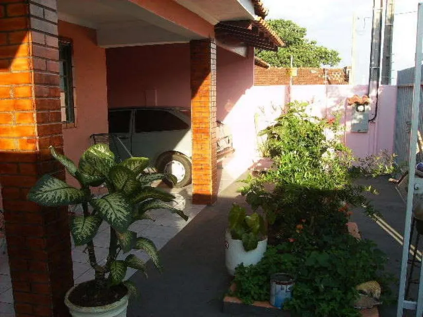Foto 1 de Casa com 2 Quartos à venda, 200m² em Parque das Aroeiras II, São José do Rio Preto