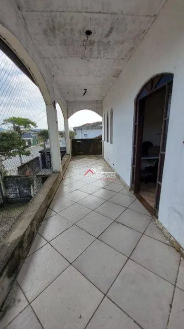 Foto 1 de Sobrado com 3 Quartos à venda, 248m² em Vila Santa Rosa, Guarujá