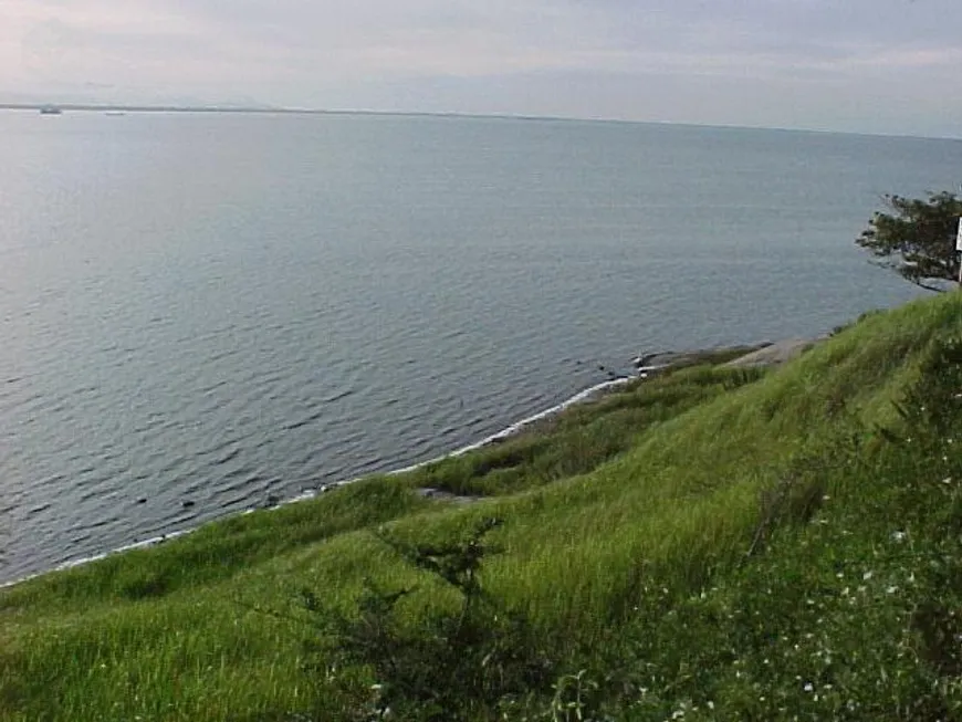 Foto 1 de Lote/Terreno à venda, 6946m² em Ponta da Areia, São Pedro da Aldeia