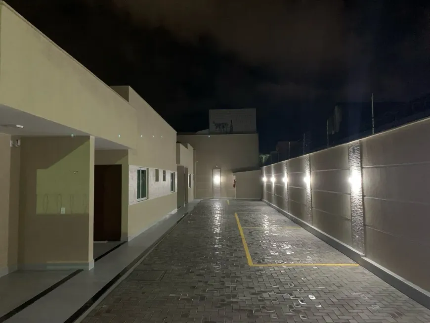 Foto 1 de Casa com 2 Quartos para alugar, 70m² em Capim Macio, Natal