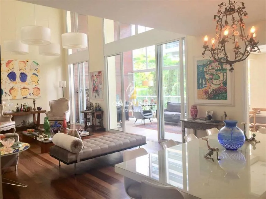 Foto 1 de Apartamento com 3 Quartos à venda, 320m² em Campo Belo, São Paulo
