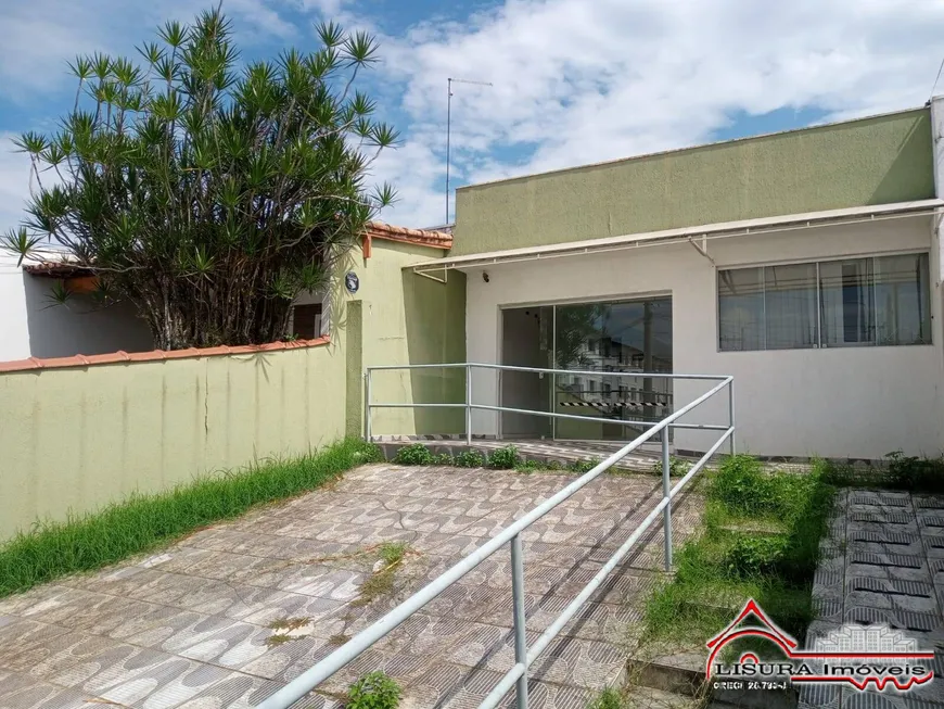 Foto 1 de Casa com 3 Quartos para alugar, 200m² em Vila Pinheiro, Jacareí