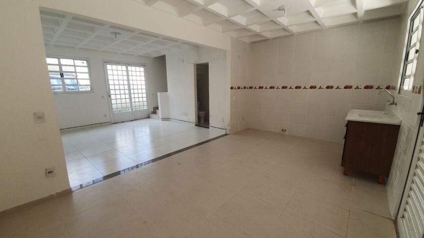 Casa de Condomínio na Rua Tamotsu Iwasse, 25, Vila Nova Bonsucesso em  Guarulhos, por R$ 345.000 - Viva Real