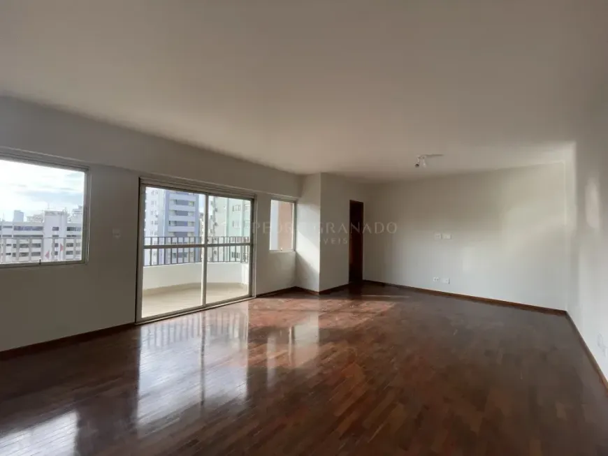 Foto 1 de Apartamento com 3 Quartos para alugar, 186m² em Zona 01, Maringá